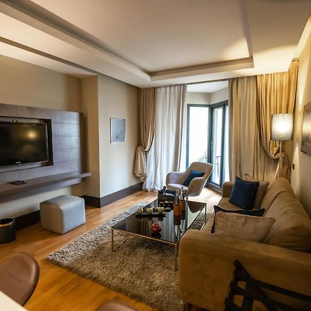 Gray Boutique Hotel Casablanca Kültér fotó A living room in a hotel suite