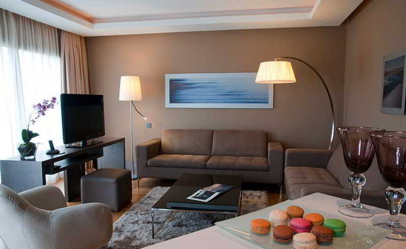 Gray Boutique Hotel Casablanca Kültér fotó A living room in a hotel suite